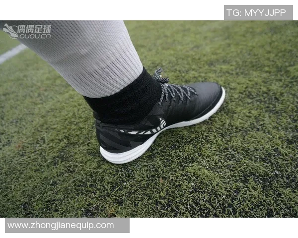 足球袜裁剪技巧详解助你打造完美运动装备提升比赛表现